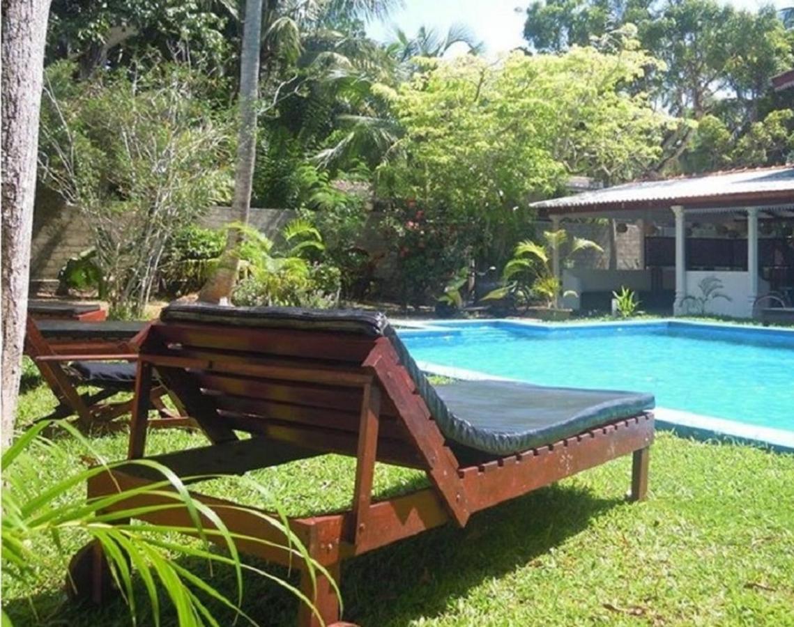 Vidisa Hotel Хиккадува Экстерьер фото