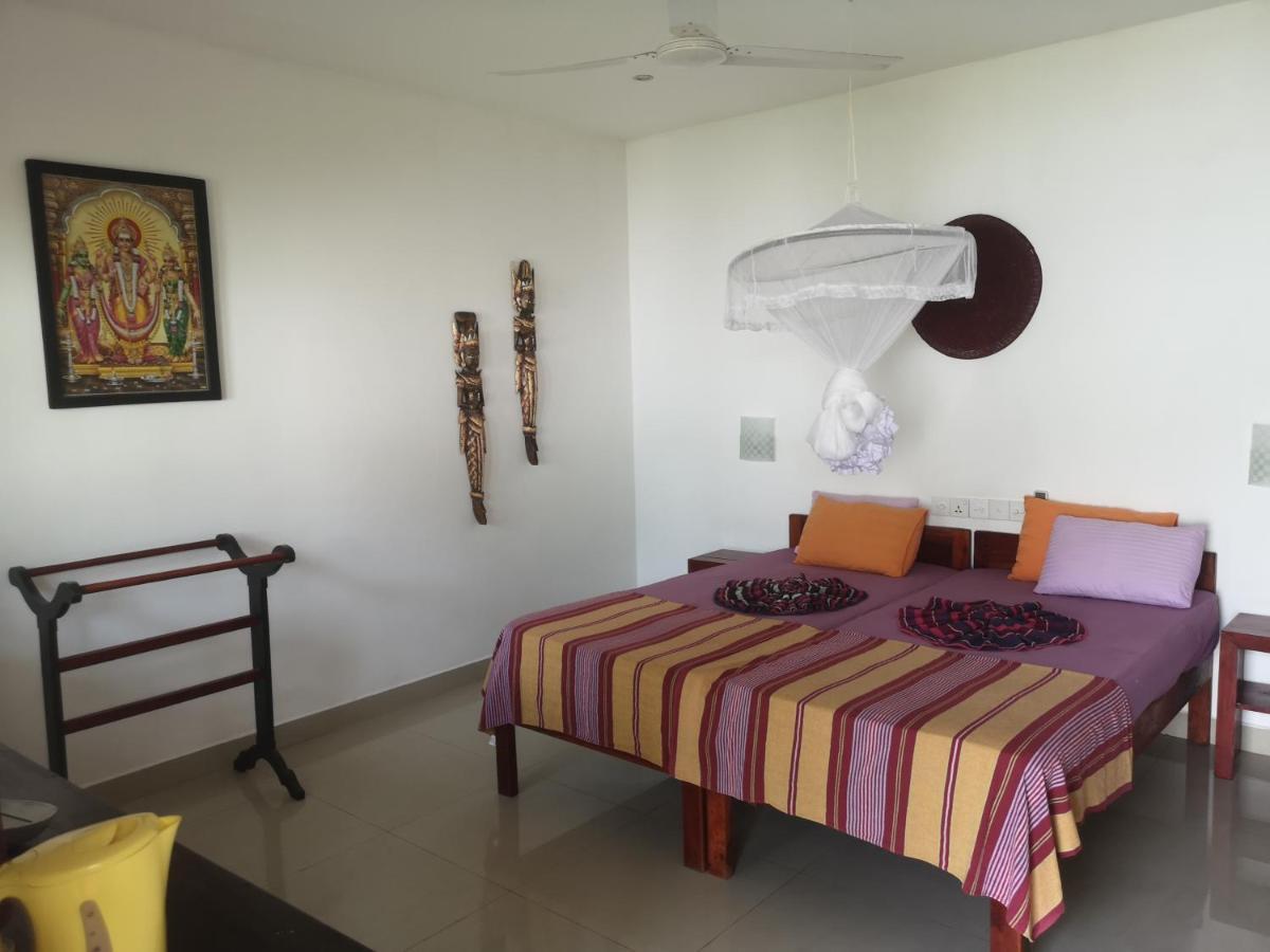 Vidisa Hotel Хиккадува Экстерьер фото