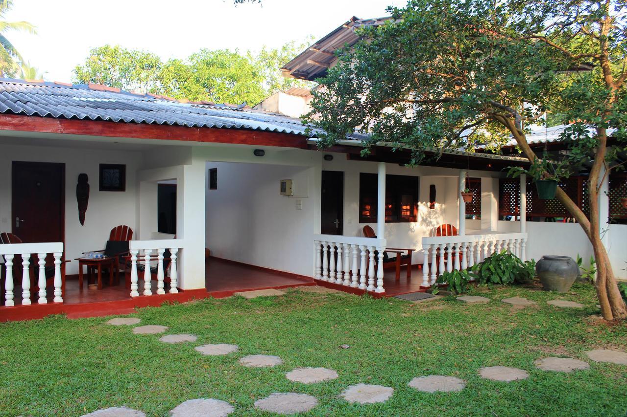 Vidisa Hotel Хиккадува Экстерьер фото